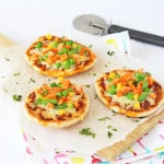 Whip up a super speedy dinner for the family with these 5 minute Veggie Pitta Bread Pizzas | My Fussy Eater blog