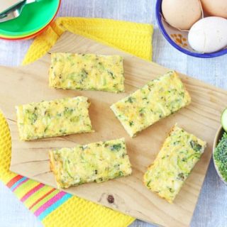 These frittata fingers make the best finger food for baby led weaning and toddlers! | My Fussy Eater blog