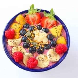 Get the kids more involved in making their meals with these DIY Smoothie Bowls! | My Fussy Eater blog