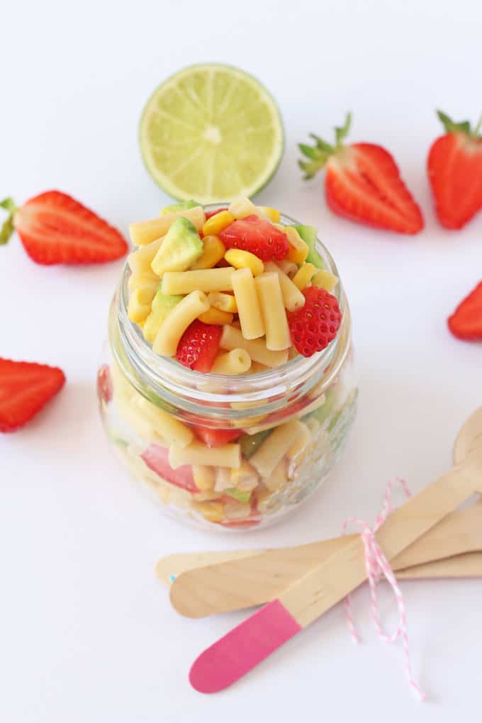 A delicious combination of avocado and strawberry makes this macaroni salad the perfect summer meal and great for kids! | My Fussy Eater blog