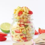 A delicious combination of avocado and strawberry makes this macaroni salad the perfect summer meal and great for kids! | My Fussy Eater blog