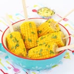 Kids love corn but make it even more fun by putting in on a stick! Try these Corn on the Cob Pops for dinner tonight! | My Fussy Eater blog