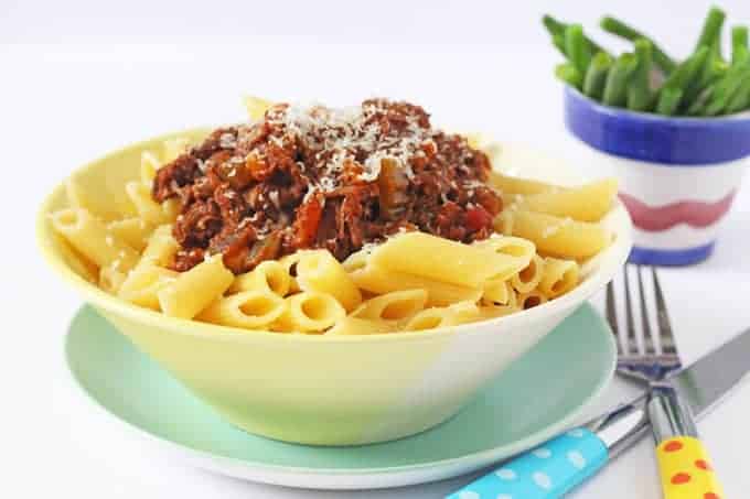 A super easy slow cooker ragu recipe. Makes a great family meal | My Fussy Eater blog