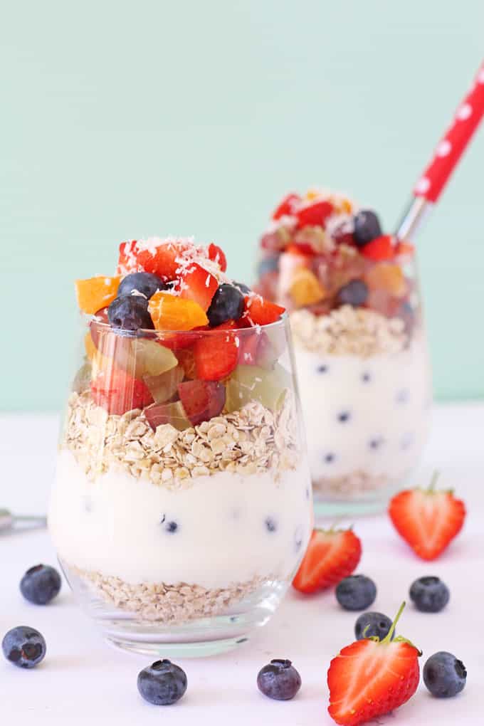 Breakfast Pots with yogurt, fruit and oats. 