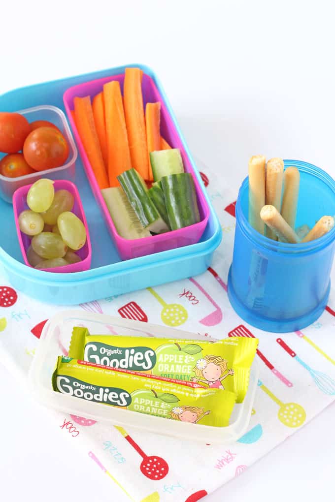 Check out my top three snacks to take on the go for toddlers! | My Fussy Eater blog