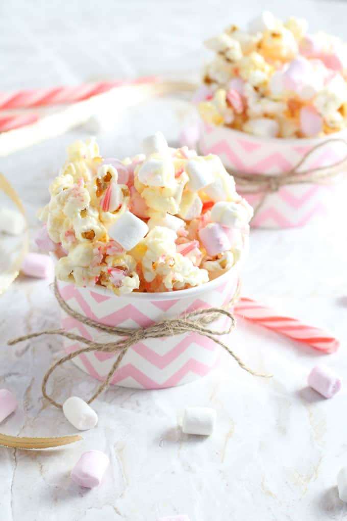 Candy Cane Popcorn with White Chocolate and Marshmallows 
