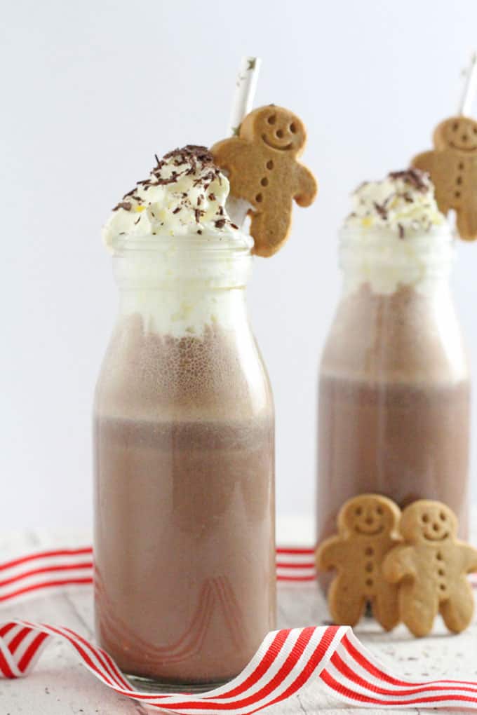 A deliciously festive recipe for frozen hot chocolate flavoured with subtle gingerbread spices! My Fussy Eater blog