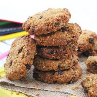 A delicious Oat & Raisin Cookie made healthier with with reduced sugar and whole wheat flour. The perfect snack for kids after school | My Fussy Eater blog