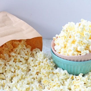 Make fresh homemade popcorn in the microwave with no oil using just a brown paper bag! | My Fussy Eater blog