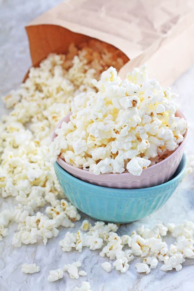 Make fresh homemade popcorn in the microwave with no oil using just a brown paper bag! | My Fussy Eater blog