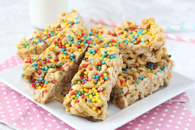 Super easy no-bake Cheerio Bars made with peanut butter and banana chips. A delicious snack that kids will love!