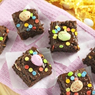 These delicious Mini Egg Brownies make a fun Easter dessert. They are flourless and made a little healthier by using coconut oil, ground almonds, coconut sugar and coconut flour.