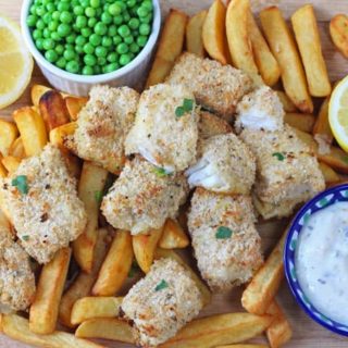Super easy to make and really healthy too, your kids are sure to love my recipe for these Lemon & Herb Fish Fingers.