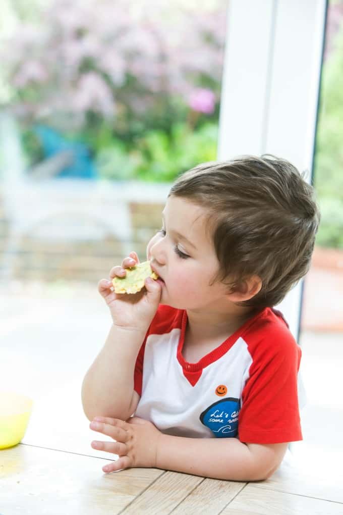 Top tips for fussy eaters from children's food expert Lucy Tomas and Organix and a recipe for a 3 minute spinach pasta sauce