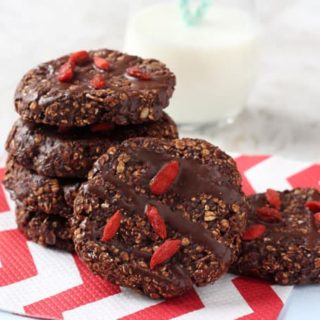 Chocolate cookies for breakfast? Yes please! The cookies are packed full of slow releasing carbs, fibre and nutrients, helping to keep you and your family full until lunchtime!