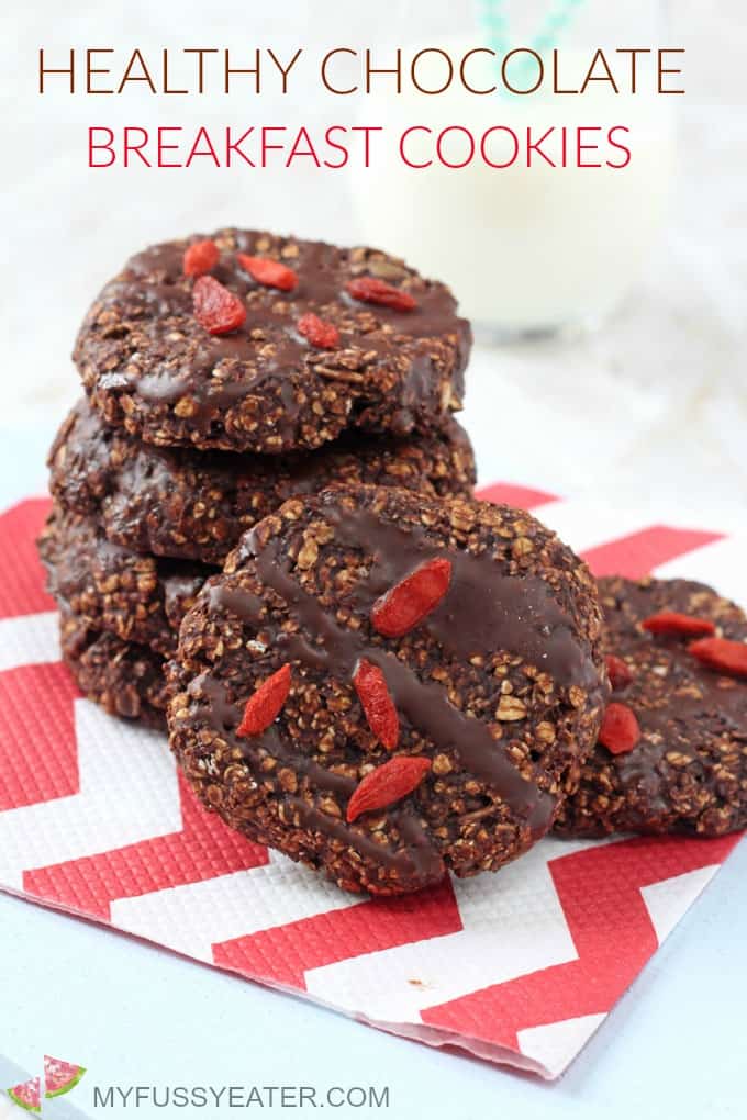 Chocolate cookies for breakfast? Yes please! These cookies are packed full of slow releasing carbs, fibre and nutrients, helping to keep you and your family full until lunchtime!