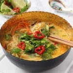 A really quick and easy vegetable laksa recipe, perfect for a healthy and delicious lunch for busy parents!