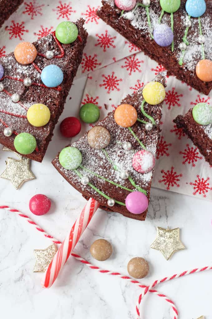 Christmas Tree Chocolate Cake Pops. 