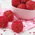 Delicious and healthy energy bites packed full of oats, peanut butter, freeze dried raspberries and shredded coconut. A tasty and nutritious snack that adults and kids will love!