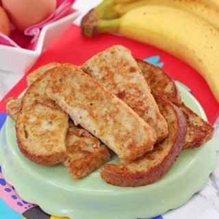 This simple French Toast or Eggy Bread recipe makes the perfect finger food for weaning babies and toddlers!