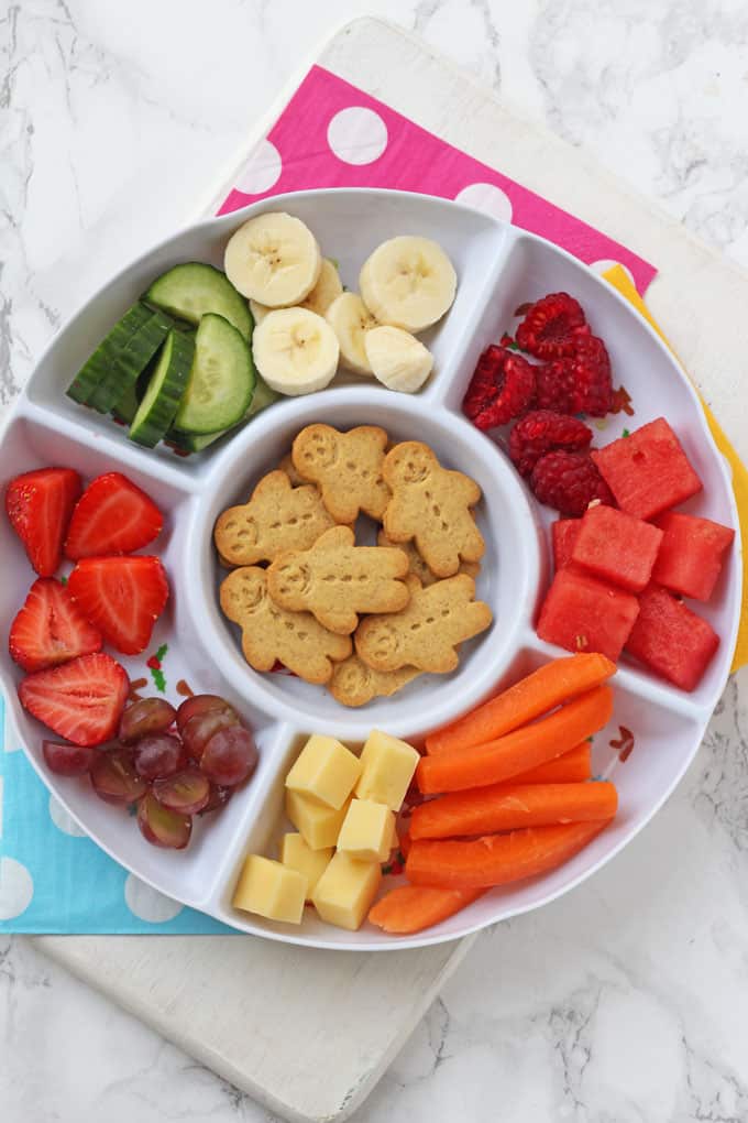 We all know toddlers love snacks but did you know that snacking actually serves a really important purpose for young children? Here's why!