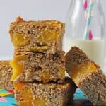 Delicious and so easy to make, these Quinoa Breakfast Bars are made with canned peach slices. Ideal for grab-and-go breakfast on busy mornings!
