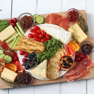 How to create a spectacular cheeseboard to wow your guests this Christmas with Branstons and the best wine pairings to serve alongside it!