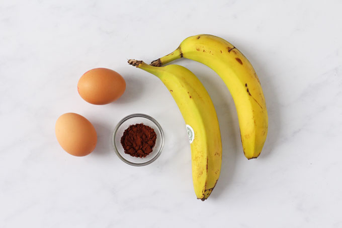 Banans, eggs and cocoa powder