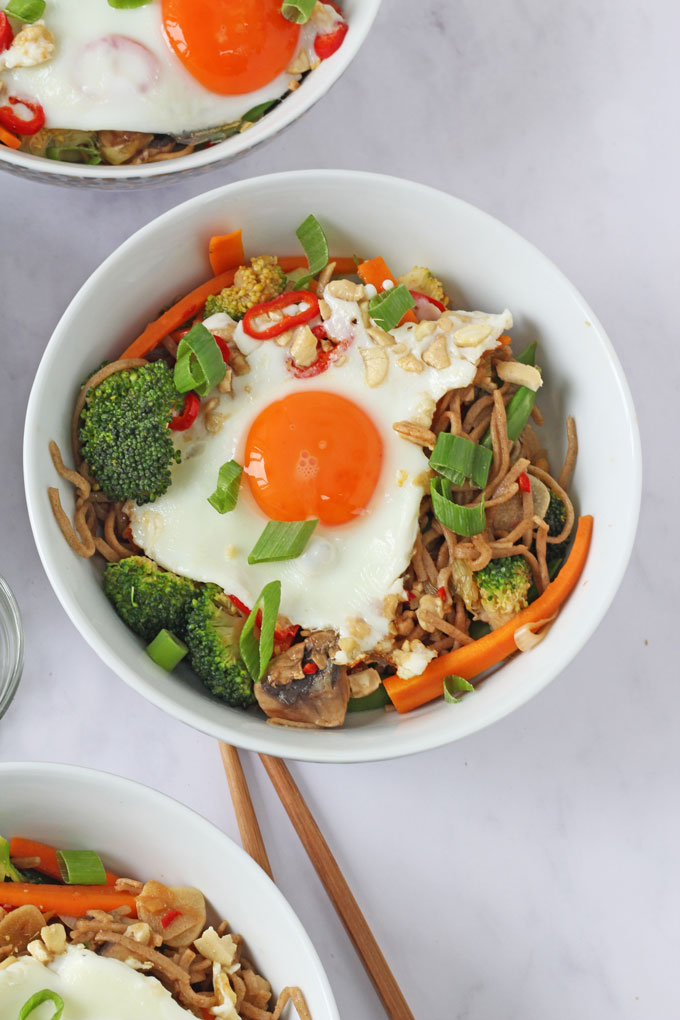 Vegetable Noodle Stir Fry with a fried egg