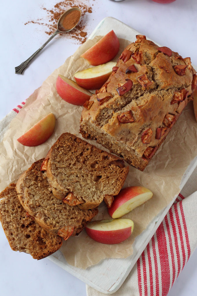 cinnamon & apple cake