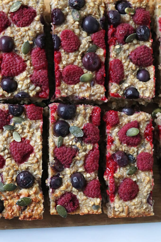 Healthy Oat & Fruit Breakfast Bar