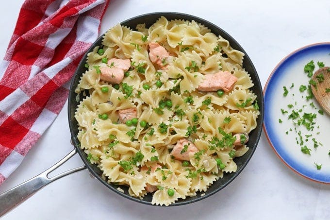 kid approved fish recipes - Creamy Salmon Pasta 