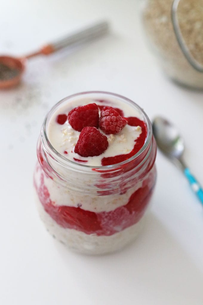 raspberry chia overnight oats