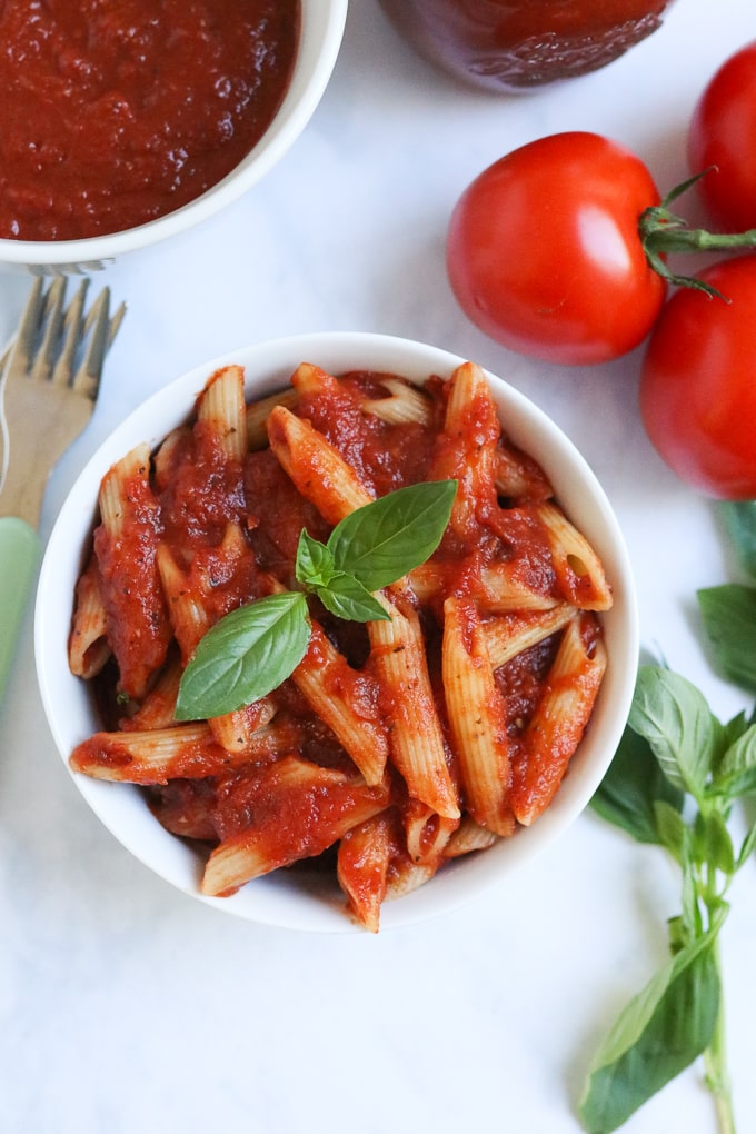 Slow Cooker Tomato Basil Pasta Sauce