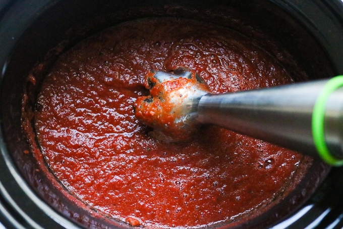 Slow Cooker Tomato & Basil Pasta Sauce with hand blender