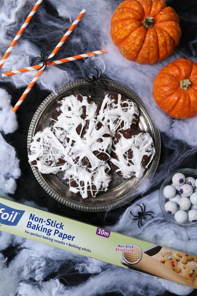 chocolate spiderweb cookies