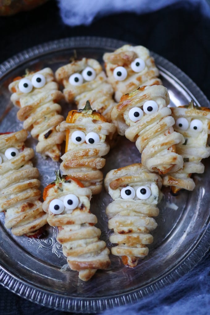 halloween stuffed pepper mummies