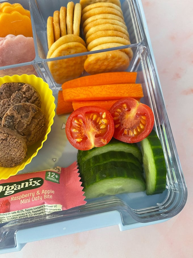 https://www.myfussyeater.com/wp-content/uploads/2022/09/Packed-Lunch-Lunchables06.jpg