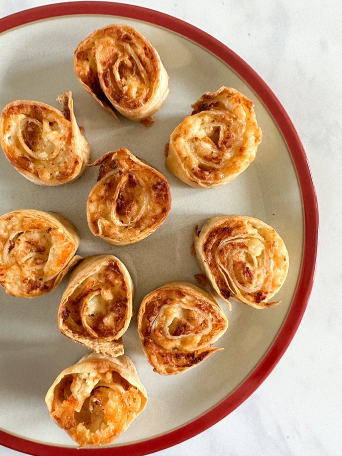 🍔🌬️ Air Fryer Magic: Cheesy Mini Burger Delights!🧀✨