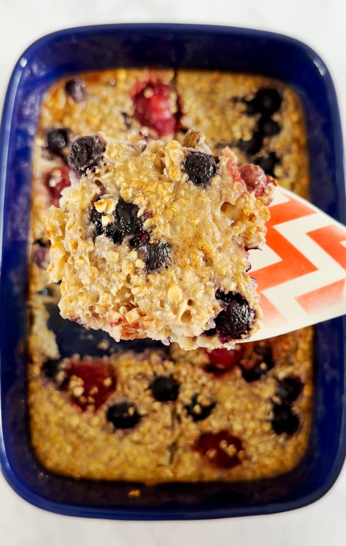 Baked-Berry-Oat-Bars_07.jpg