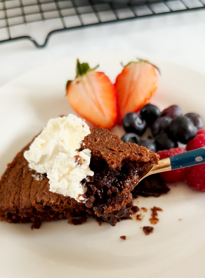 Close up on the chocolate cake.