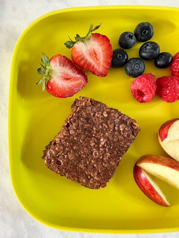 Close up photo of Baked nutella oat bars.