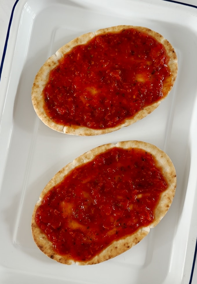 Pitta Pizza Bread with Hidden Veggies My Fussy Eater Easy Family