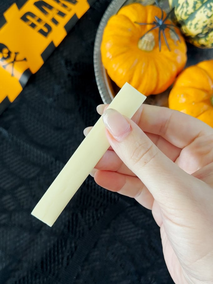 Photo of a cheese string, ready for decorating.