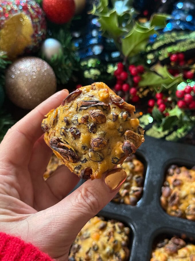 Close up photo of a mini Christmas cake.